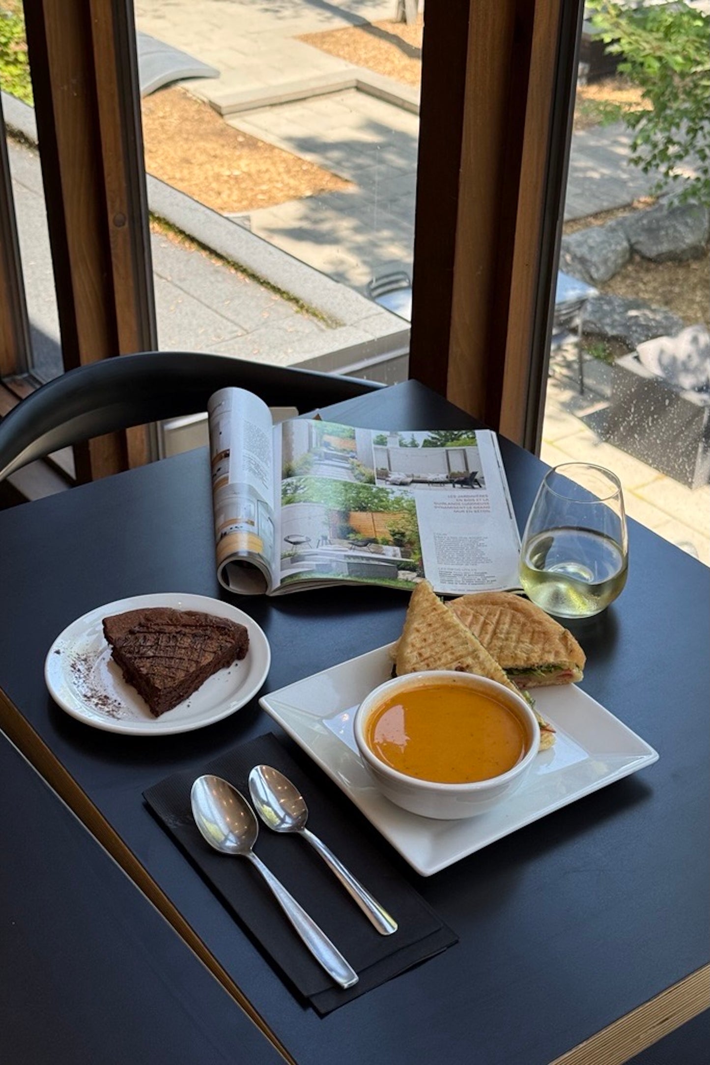 Table d'hôte - Sibéria café